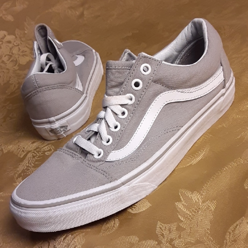VANS Old  Skool Gray and White Canvas Sneakers Women's 9.5 Men's 8.0